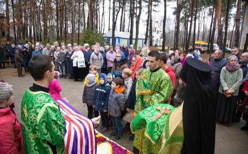 Настоятель прихода побывал на престольных торжествах в Лавришевском монастыре фото 3