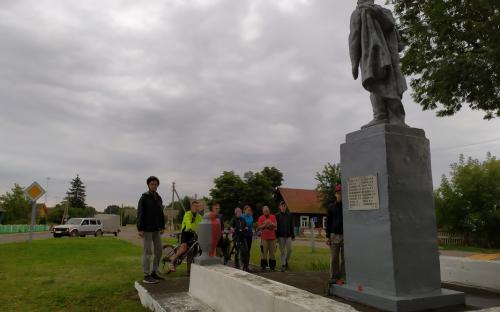 ФОТОРЕПОРТАЖ: Клирик и молодежь Троицкого собора приняли участие в епархиальном велопробеге фото 46