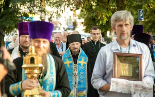 ФОТОРЕПОРТАЖ: На приходе Троицкого собора освятили новосооруженную часовню фото 8
