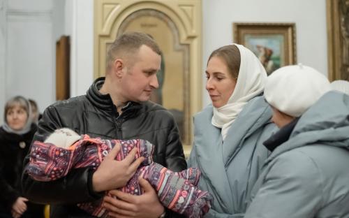 «Слава в вышних Богу и на земли мир, в человецех благоволение!»: Троицкий приход встретил Рождество Христово фото 25