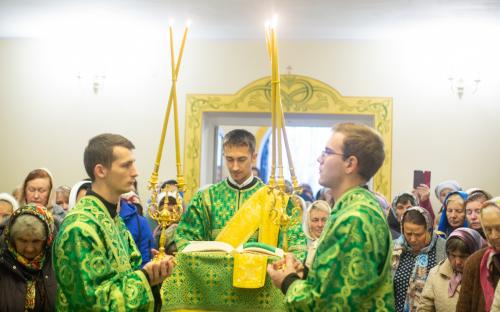 Настоятель прихода побывал на престольных торжествах в Лавришевском монастыре фото 8