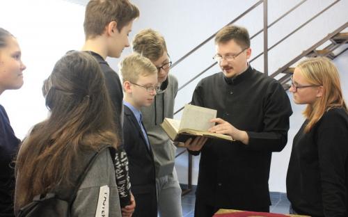 Вечер православной книги для воспитанников воскресной школы Троицкого собора фото 3
