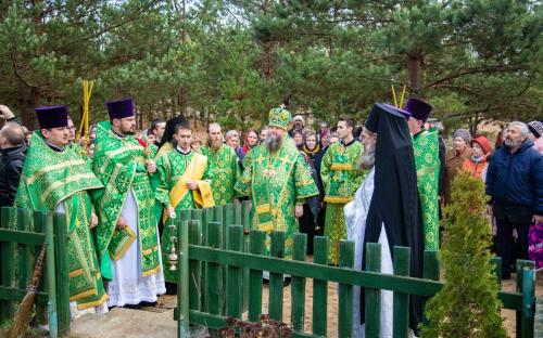 Настоятель прихода побывал на престольных торжествах в Лавришевском монастыре фото 17
