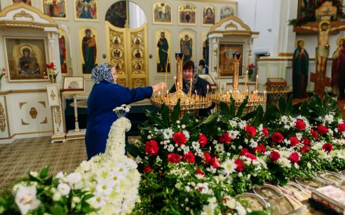 "Благообразный Иосиф с древа снем Пречистое Тело Твое": вынос Плащаницы Спасителя фото 16