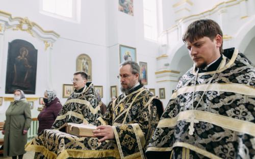 "Благообразный Иосиф с древа снем Пречистое Тело Твое": вынос Плащаницы Спасителя фото 22