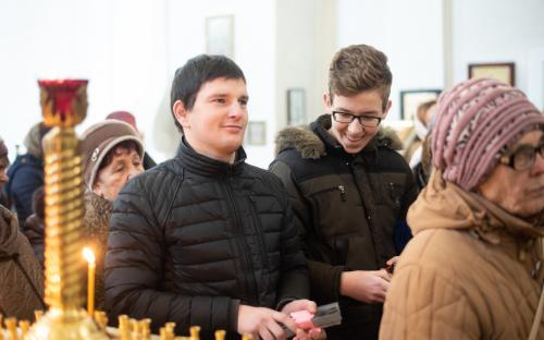 «Стань заметнее — береги жизнь!»: акция на приходе Троицкого собора фото 5