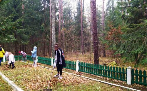Волонтеры приняли участие в епархиальной акции "У Бога все живы" фото 1