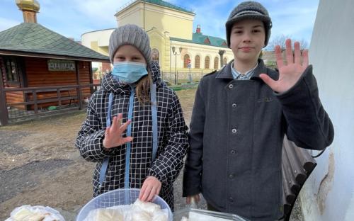 На приходе Свято-Троицкого собора г. Слонима прихожан поздравляли с масленицей фото 10