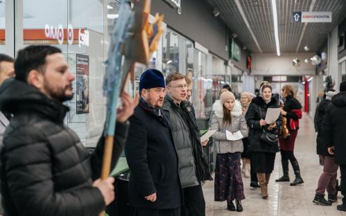 V Рождественский флешмоб состоялся в Слониме фото 1