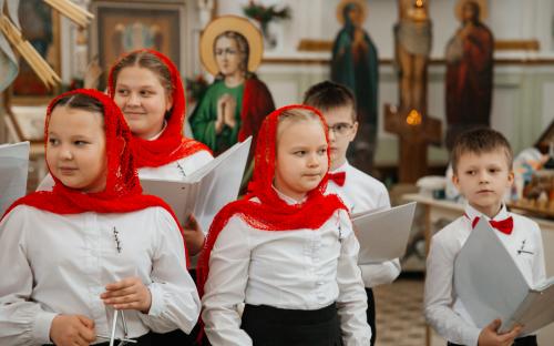 Пасхальный концерт детского хора состоялся в Свято-Троицком соборе г. Слонима фото 20