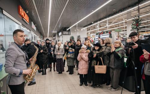 V Рождественский флешмоб состоялся в Слониме фото 27