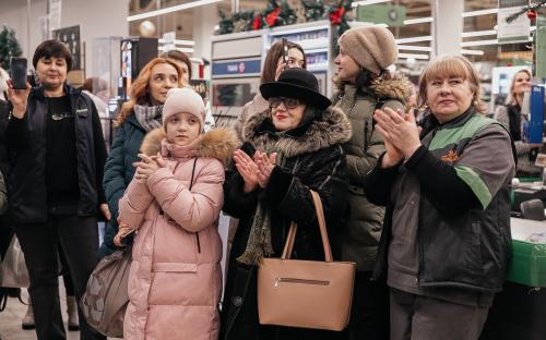 V Рождественский флешмоб состоялся в Слониме фото 30