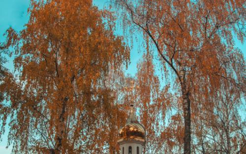 Свято-Троицкий собор и часовня в красках осени фото 16