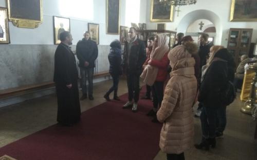 Ребята из волонтерского отряда вместе со священником посетили Мир и Несвиж фото 5