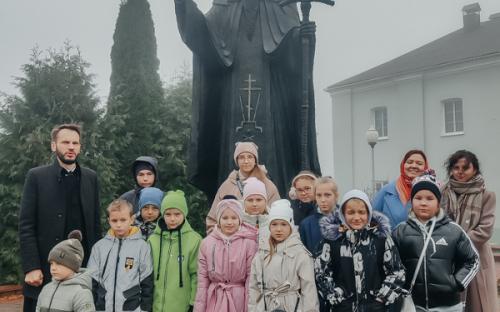Воспитанники воскресной школы Троицкого собора побывали на Новогрудской земле фото 4