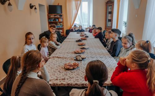 Воспитанники воскресной школы Троицкого собора побывали на Новогрудской земле фото 15