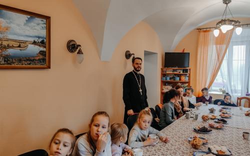 Воспитанники воскресной школы Троицкого собора побывали на Новогрудской земле фото 21