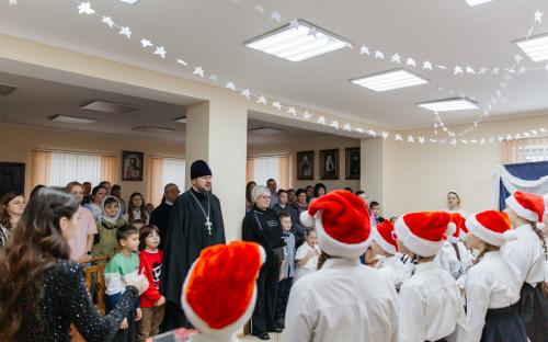 В приходском духовно-просветительском центре состоялся праздничный концерт детской воскресной школы фото 1