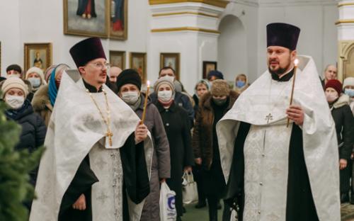 Христос рождается, — славьте!: Рождество Христово на приходе Троицкого собора фото 24