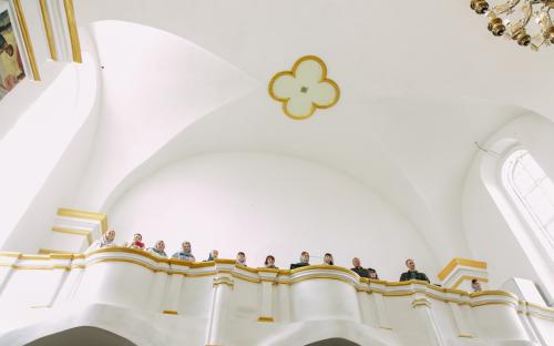 На приходе Троицкого собора в Неделю жен-мироносиц поздравили с Пасхой прихожан фото 11
