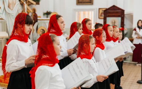 Пасхальный концерт детского хора состоялся в Свято-Троицком соборе г. Слонима фото 37