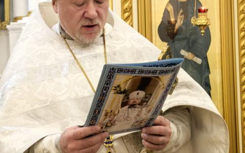 «Слава в вышних Богу и на земли мир, в человецех благоволение!»: Троицкий приход встретил Рождество Христово фото 39