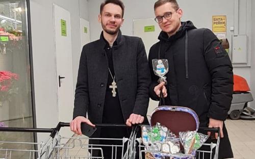 "Дари радость на Рождество": Троицкий собор принял участие в епархиальной акции фото 17