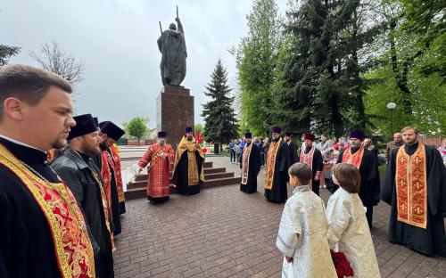 Крестный ход в День Победы прошел в Слониме фото 19