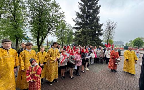 Крестный ход в День Победы прошел в Слониме фото 28