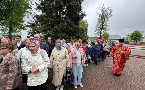 Крестный ход в День Победы прошел в Слониме фото 32