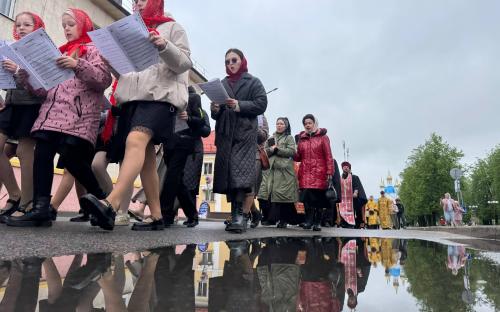 Крестный ход в День Победы прошел в Слониме фото 41